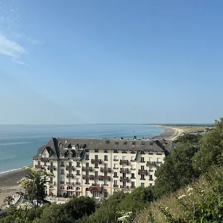 T2 Avec Balcon à 5 Mn à Pied De La *
