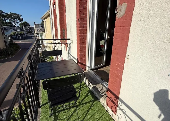 T2 Avec Balcon à 5 Mn à Pied De La Appartamento Donville-les-Bains