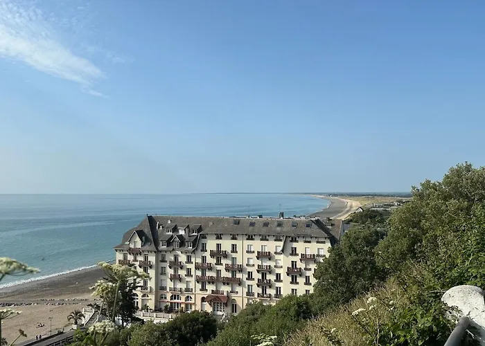 T2 Avec Balcon à 5 Mn à Pied De La *