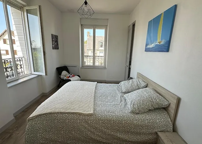 T2 Avec Balcon à 5 Mn à Pied De La * Donville-les-Bains